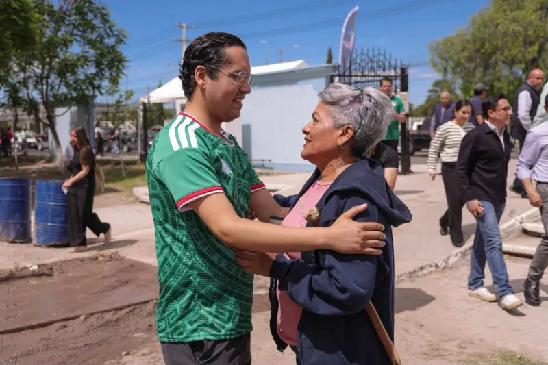 Chepe Guerrero beneficia a 690 familias de Corregidora con entrega de tinacos