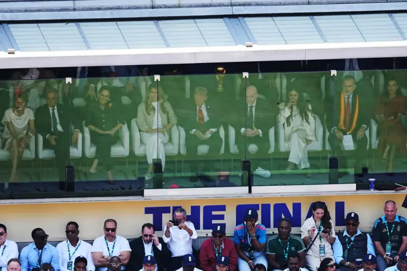 Trump, Sheinbaum, Carney, los reyes e Infantino coparon el palco de la Final del Mundial, pero ¿y Milei?
