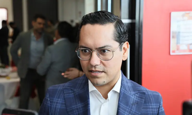 “Que se baje de la nube”, le dice Chepe Guerrero a Santiago Nieto 