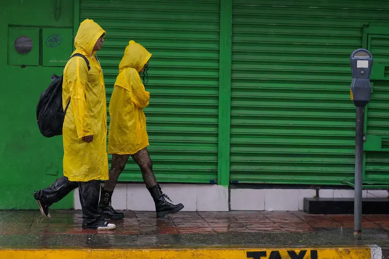 México tendrá tres días de lluvias fuertes y temperaturas superiores a 45 grados por varios sistemas meteorológicos