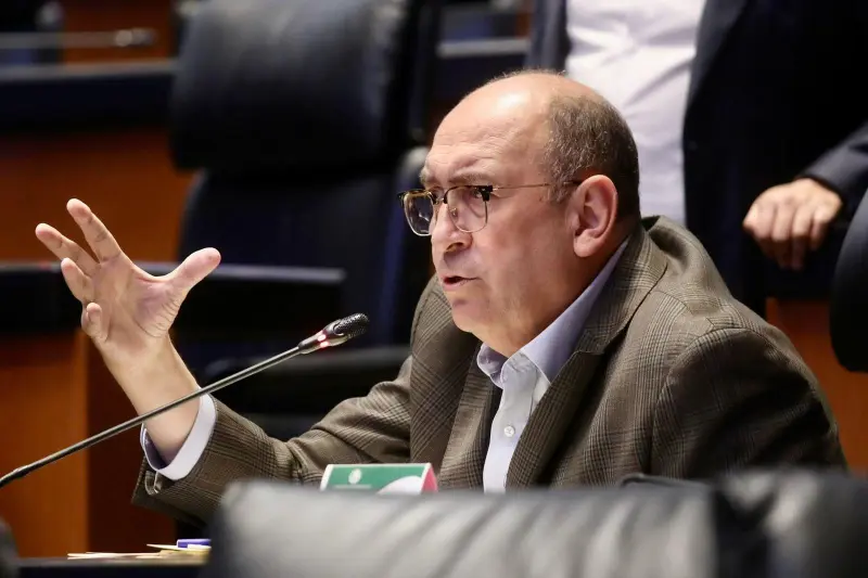 Propone Rubén Moreira impedir cancelaciones automáticas de vuelos de regreso