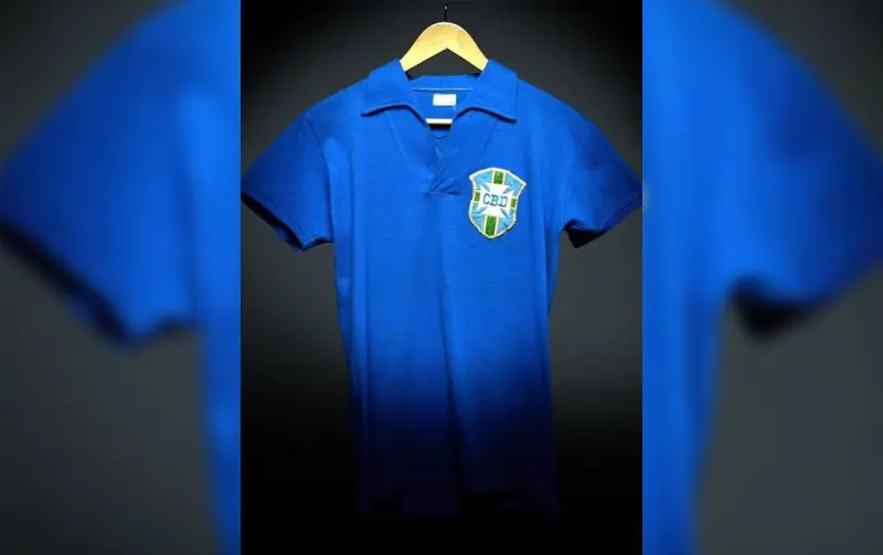 La camiseta de Pelé de la Final de 1958 se vende por 4.9 MDD
