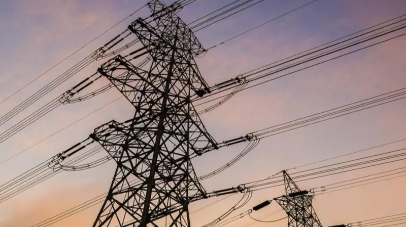 Declara emergencia la mayor red eléctrica de EU por calor