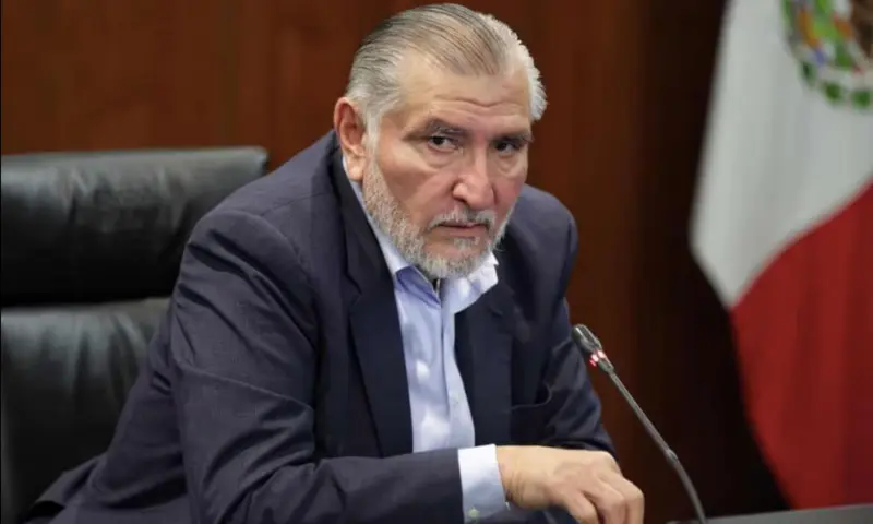 Denuncian que Notaría afín a Adán Agusto López avaló empresa que ganó contrato de 4.8 mmdp
