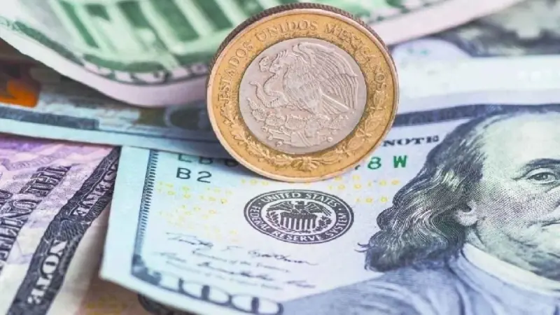 Peso mexicano cierra estable frente al dólar y termina la semana con moderado avance acumulado