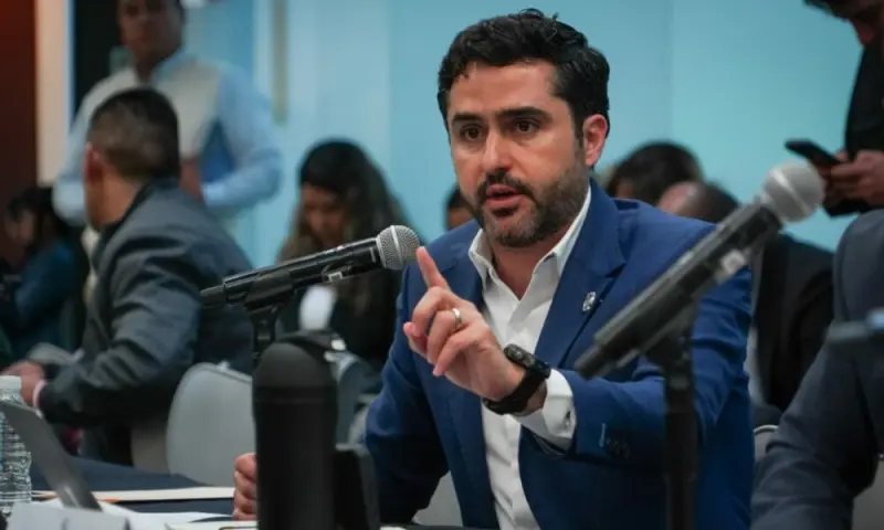 Defender a las y los mexicanos, estén donde estén, causa nacional, afirma Agustín Dorantes