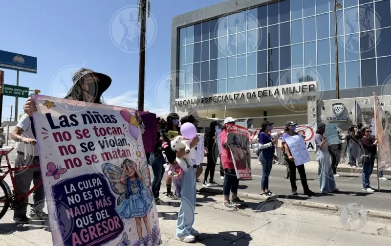 Resguardan agentes manifestación de "Justicia por Alanna"