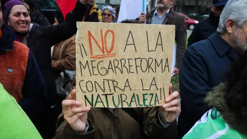 Senado de Chile aprueba polémica megarreforma económica de Antonio Kast