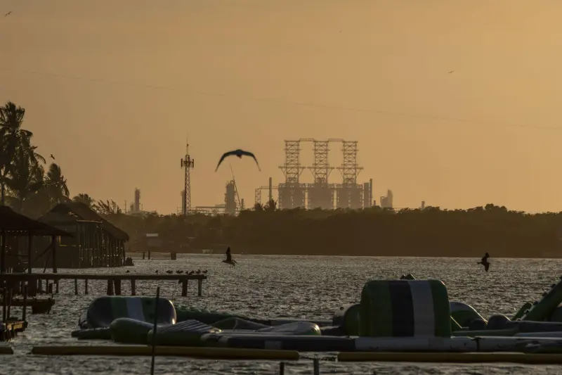 ’Desaparece’ Pemex 1 de cada 12 barriles de petróleo