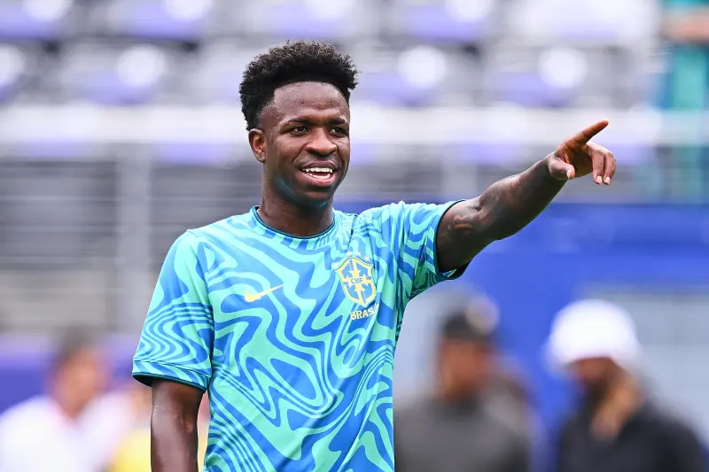 ¡Irreconocible! Vinícius se opera el rostro y su nueva apariencia sorprende al mundo