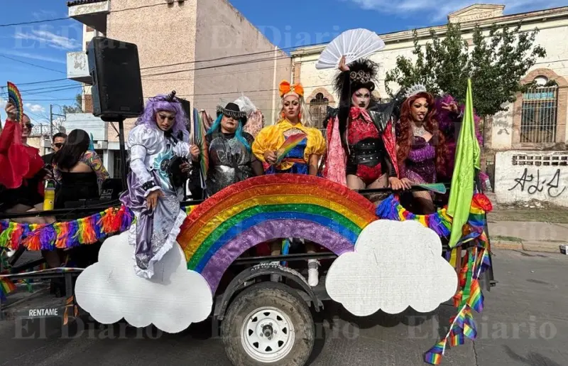 Video y galería.- “Existir no es ideología”: arranca Marcha del Orgullo