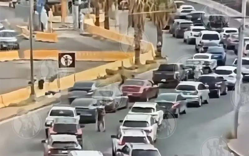 (VIDEO) Conductor que arrolló a adolescente no se detuvo