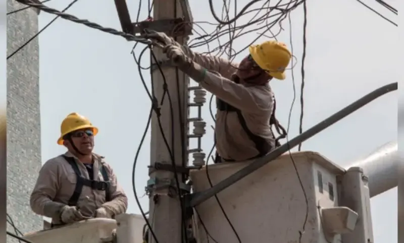 Busca CFE fortalecer el servicio eléctrico en Querétaro 