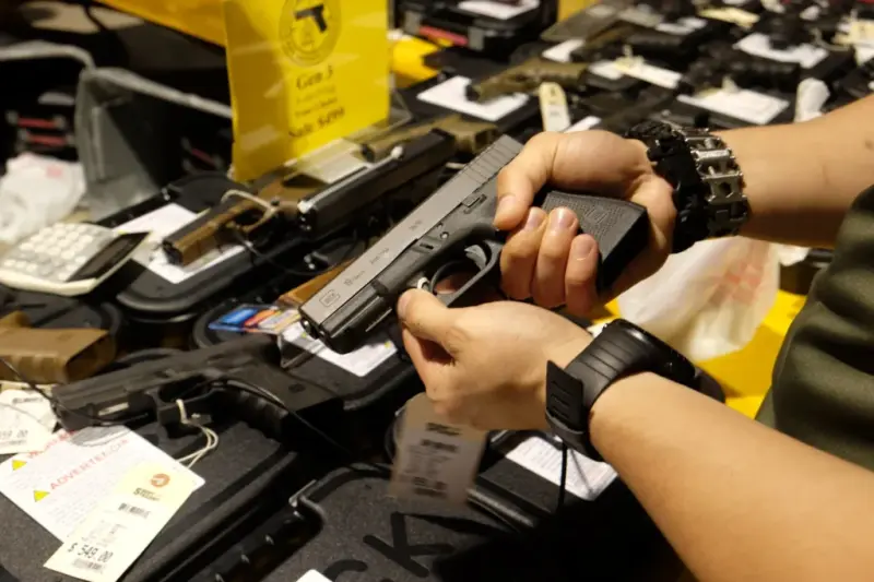 Departamento de Justicia demanda a California por prohibición de nuevas ventas de pistolas tipo Glock