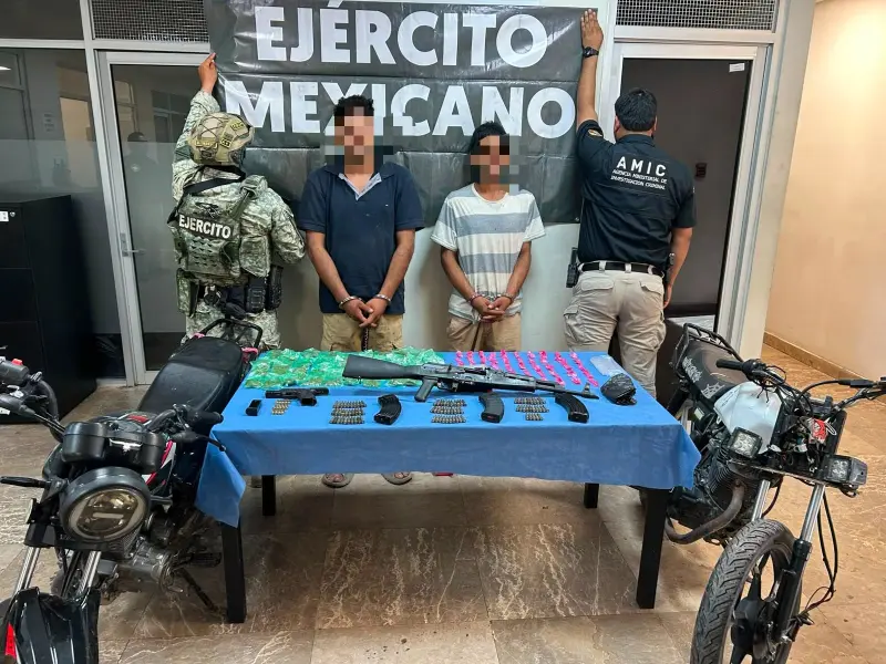 Ejército y Fiscalía detienen a dos personas en Cajeme; aseguran armas, droga y motocicletas durante patrullajes
