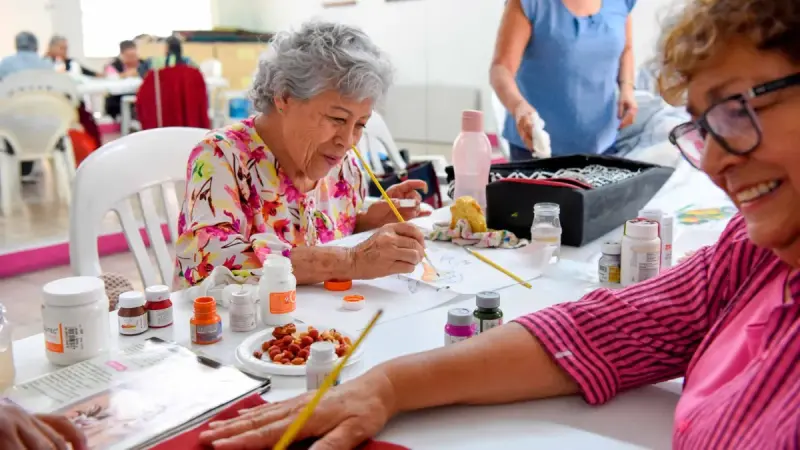 DIF Corregidora impulsa el bienestar de las personas adultas mayores con talleres y servicios especializados