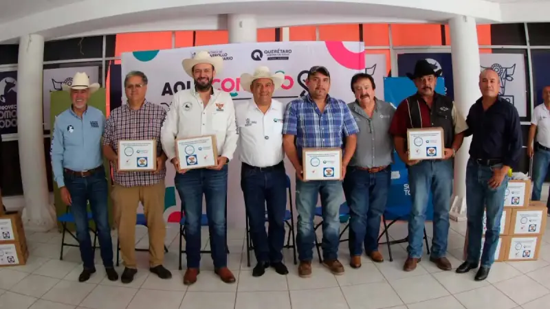 Continua SEDEA la entrega de kits para atención al gusano barrenador