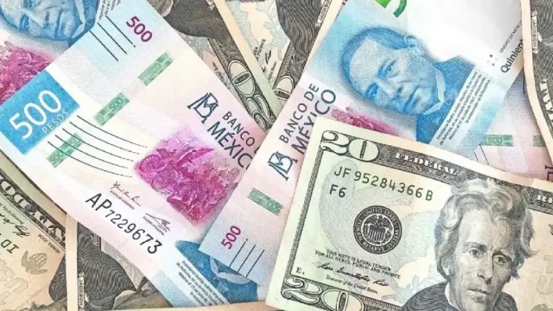 Peso mexicano se deprecia por fortalecimiento del dólar en mercado atento a Oriente Medio