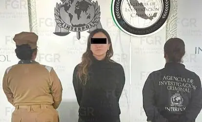 Defensa de Gilda Lozoya acusa a agentes de la FGR de merodear su casa