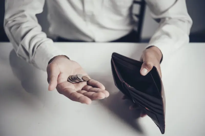 Los 5 síntomas que revelan que tu salud financiera está en riesgo y qué hacer antes de que tus deudas crezcan