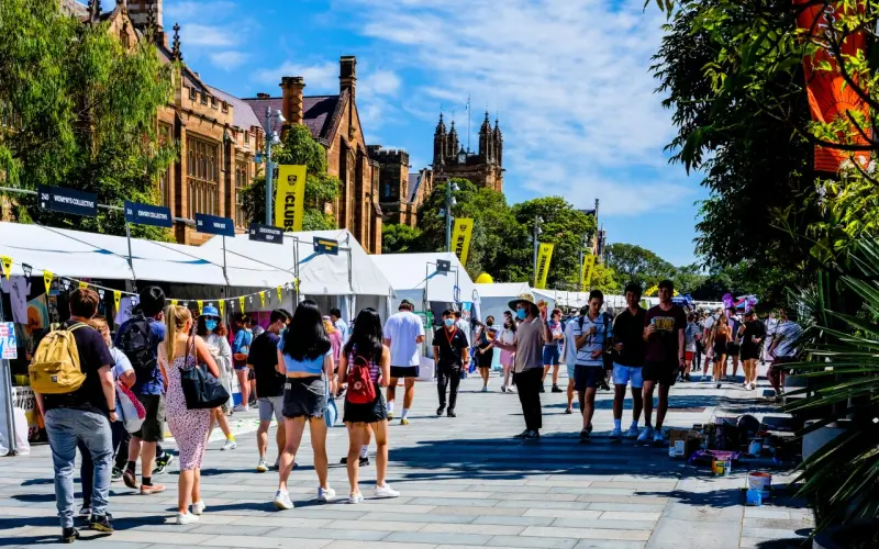 Australia busca profesionales para cubrir puestos que su población no alcanza a ocupar