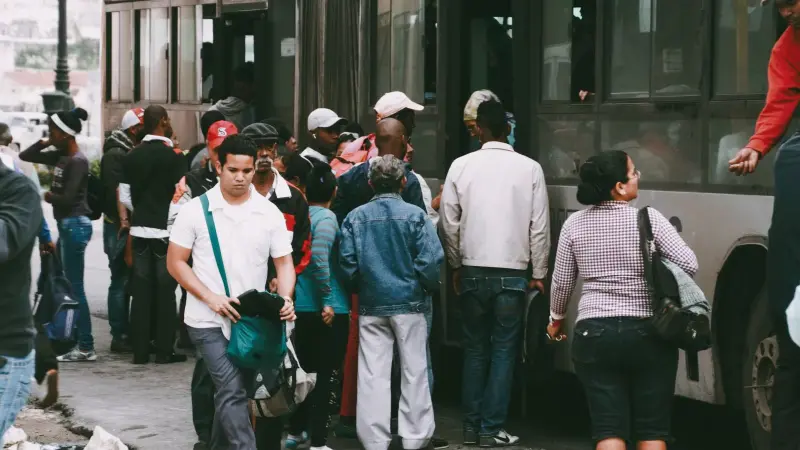 El transporte, la educación y el cuidado personal suben de precio en México y este impacto en las alzas no alimentarias de tu bolsillo hace que preparar comida en casa sea clave para equilibrar tus finanzas
