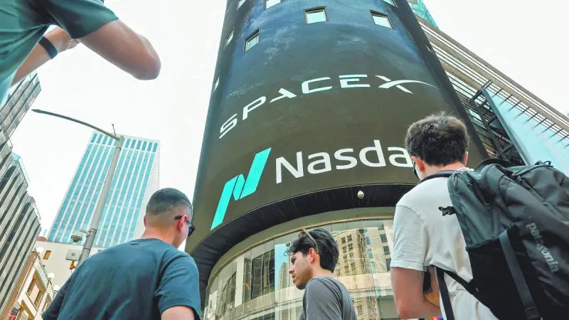Acciones de SpaceX pierden 44% desde su precio máximo