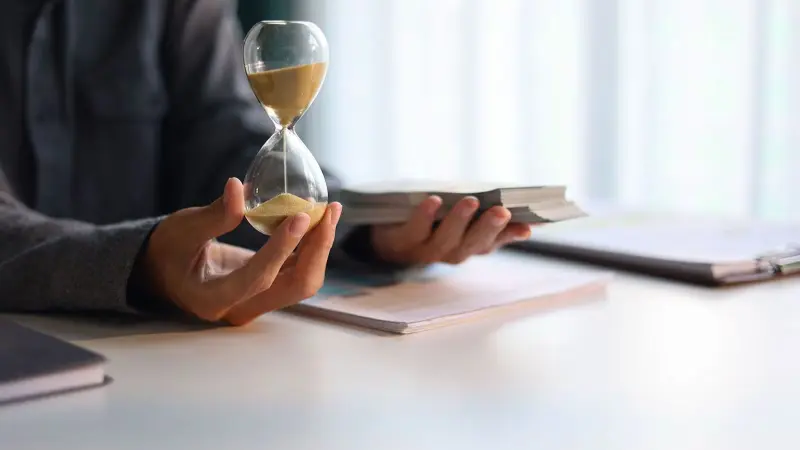 ¿Tus finanzas viven en el tiempo equivocado?