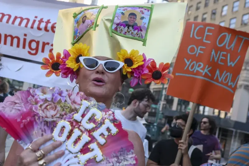 Protestan en Nueva York por la muerte de dos migrantes durante operativos del ICE