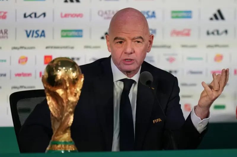 ¿Llegó el fin de Infantino? UEFA y Concacaf ponen en jaque a FIFA al querer frenar la venta del Mundial