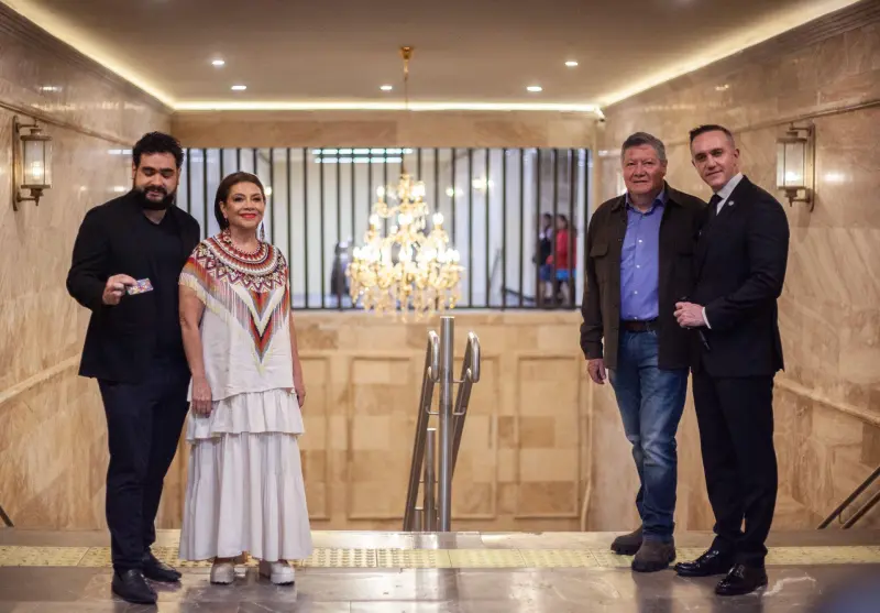 ¡Qué elegancia la de CDMX! Candelabros virales del Metro costaron 56 mil pesos cada uno