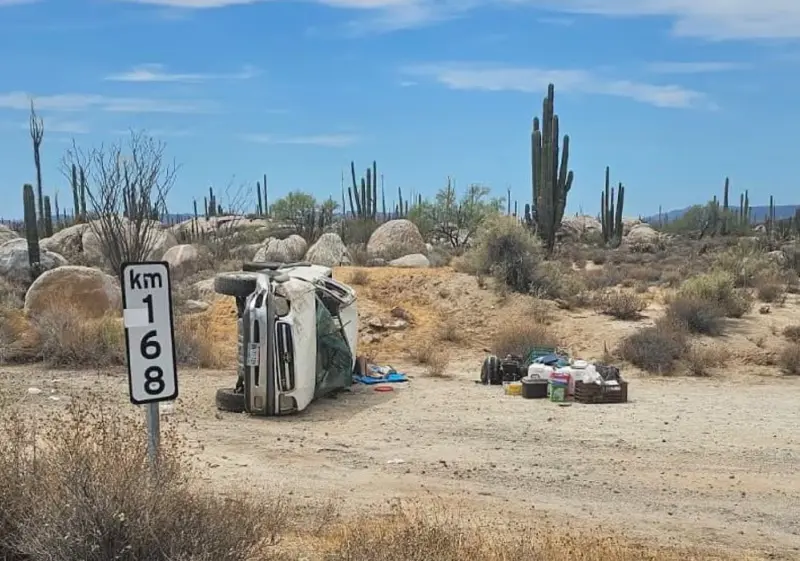 Tres mujeres resultan lesionadas tras salida de camino en Cataviña