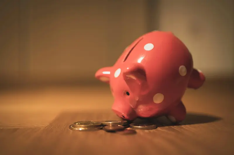Destinan mexicanos 14% de sus ingresos a deudas y ahorros