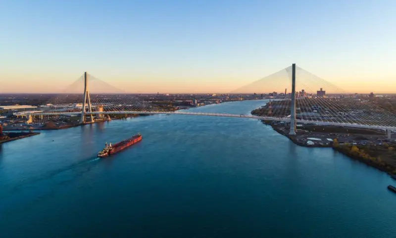 Abren puente Gordie Howe y fortalecen cruce entre EU y Canadá
