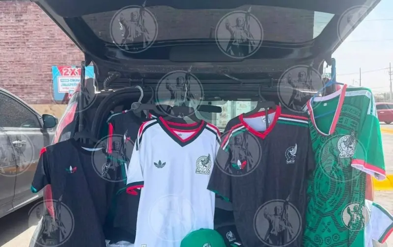Se disparan ventas de playeras "piratas" de México en cruceros y plazas