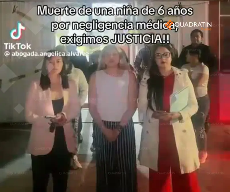Denuncian negligencia médica por muerte de niña en clínica de Cholula