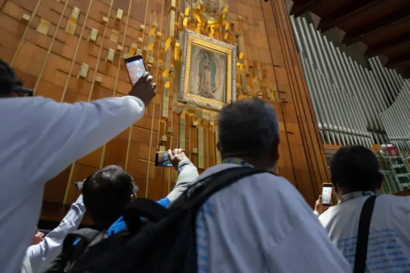 Llegan miles de peregrinos queretanos a su encuentro con la Virgen de Guadalupe 