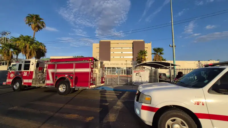 Humo en Hospital General moviliza a Bomberos; evacúan pacientes por prevención