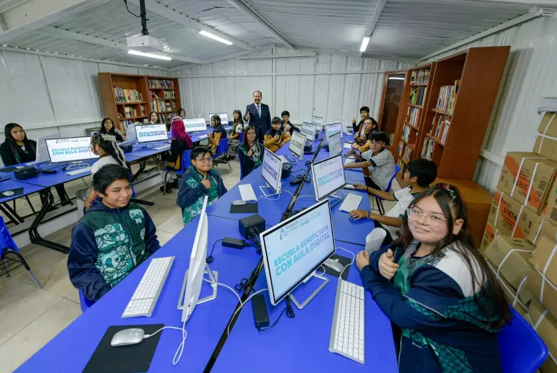 Amplía Atizapán el acceso a tecnología con 221 aulas digitales