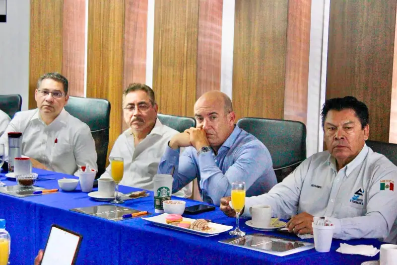 Advierten empresarios laguneros sobre altas ilícitas en el IMSS