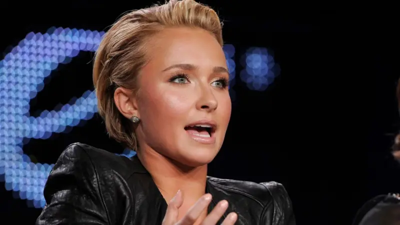 Madre de Hayden Panettiere acusa a su exnovio, Brian Hickerson de empeñar sus pertenencias