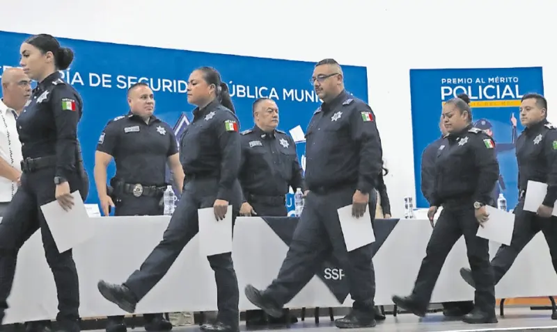 Reconocen labor de policías municipales