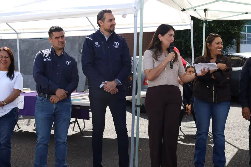 Acerca Semmujeris Feria de Servicios a la Francisco Javier Clavijero