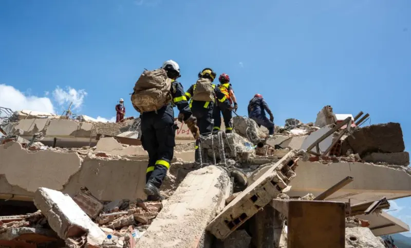 Eleva balance oficial a 6,301 muertes por doble sismo en Venezuela