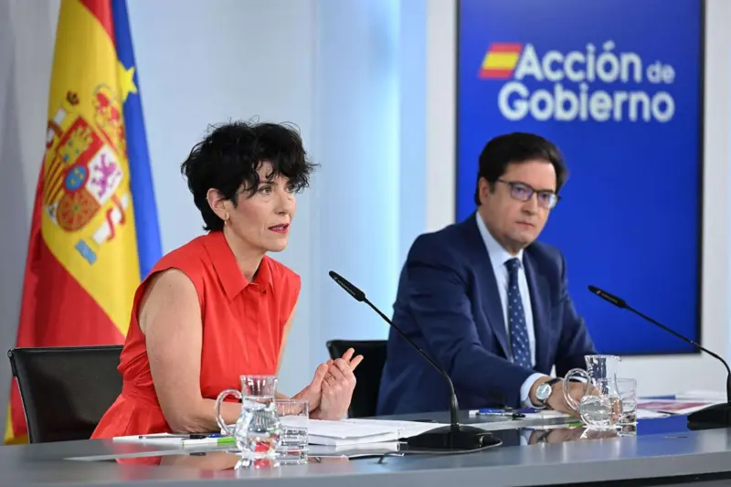 El plan del Gobierno para cercar los despachos: registro obligatorio de lobistas vía decreto ley