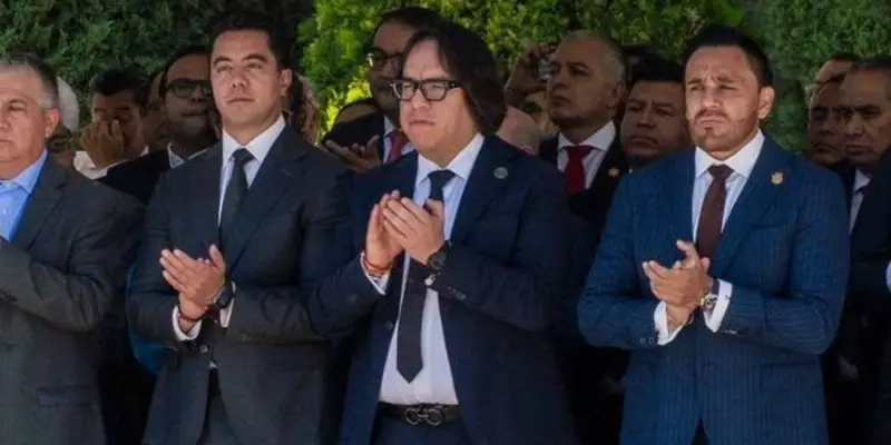 Inicia Fiscalía investigación por colapso de árbol en la Alameda