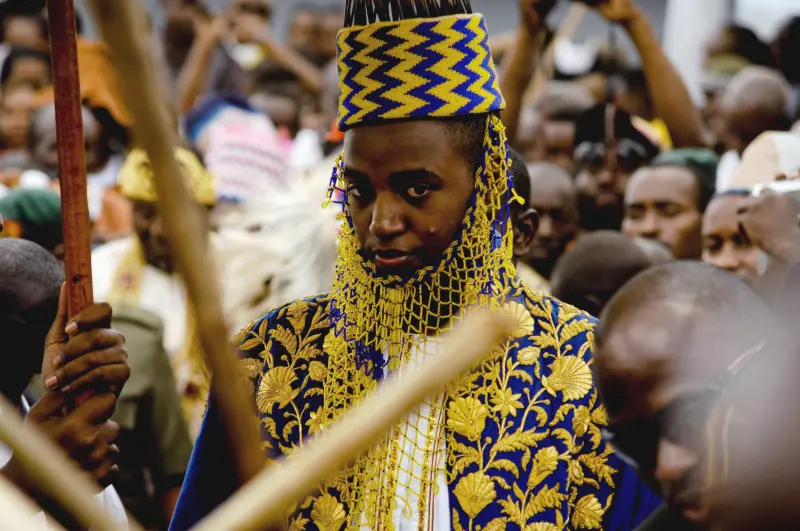 Oyo Nyimba, el ‘rey niño’ tribal de Uganda, fallece a los 34 años