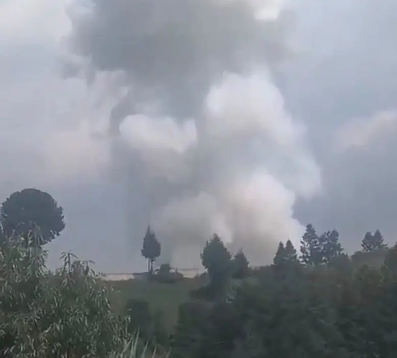 Muere una persona tras explosión en taller de pirotecnia en Zinacantepec