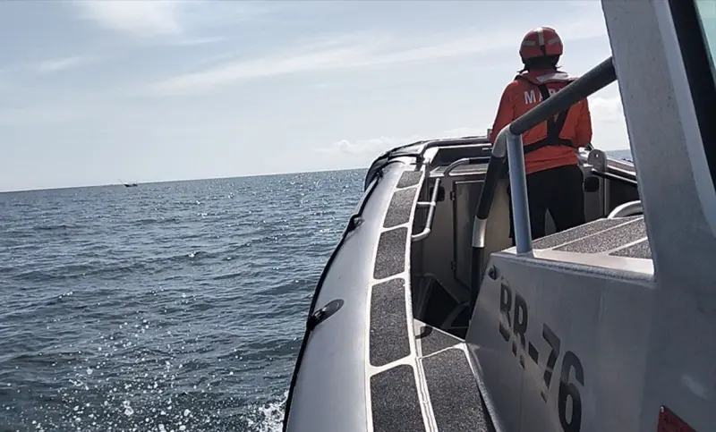 Desaparece pescador que cayó al mar en Yucatán: Personal de la Novena Zona Naval despliega búsqueda