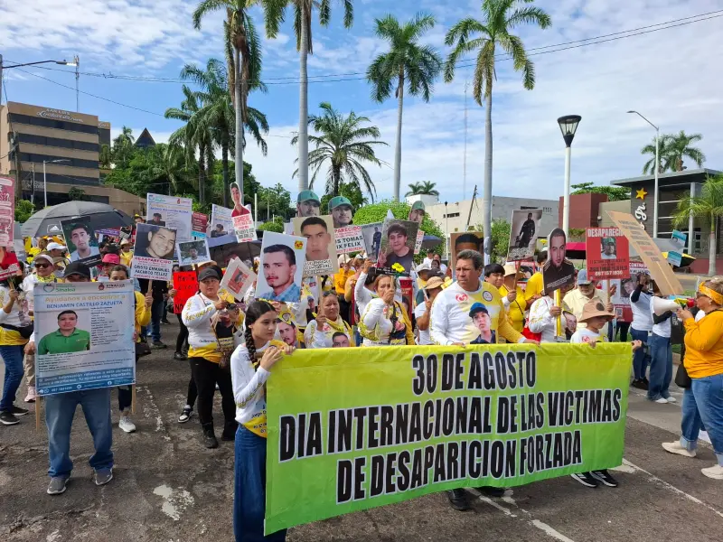 Colectivos de búsqueda marchan en Culiacán; exigen justicia y protección